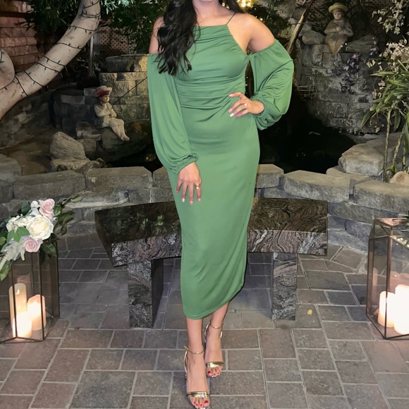 Green off shoulder dress - Picture 3 of 3